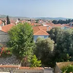 Moonbox Hotel