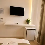 Moonbox Hotel *