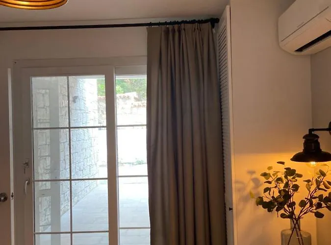 Moonbox Hotel